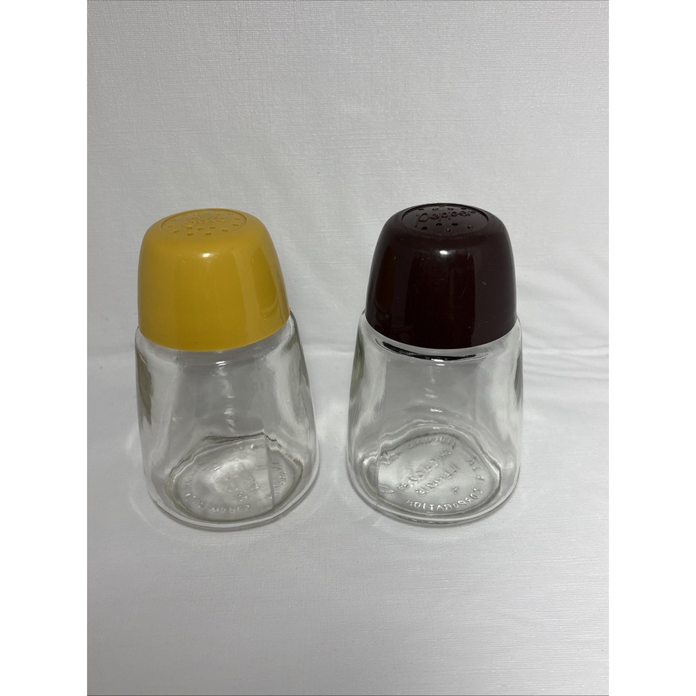 Vintage Federal Housewares Plastic Tops Yellow Brown Salt & Pepper Shakers